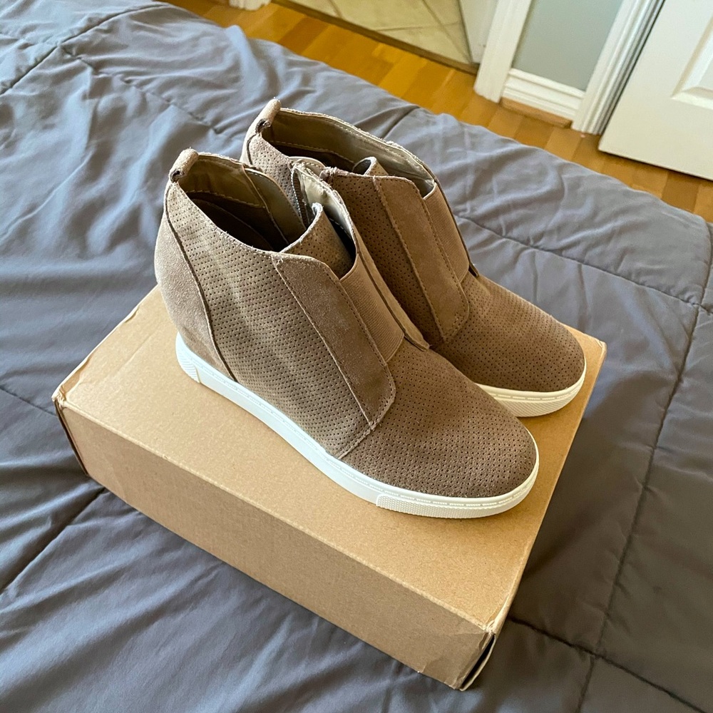 NEW! Steve Madden Waverly Wedge Suede Sneaker